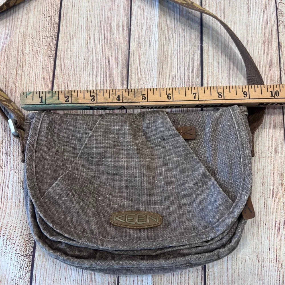 Keen Montclair Mini Canvas Crossbody Bag Adjustable Leopard‎ Strap Purse